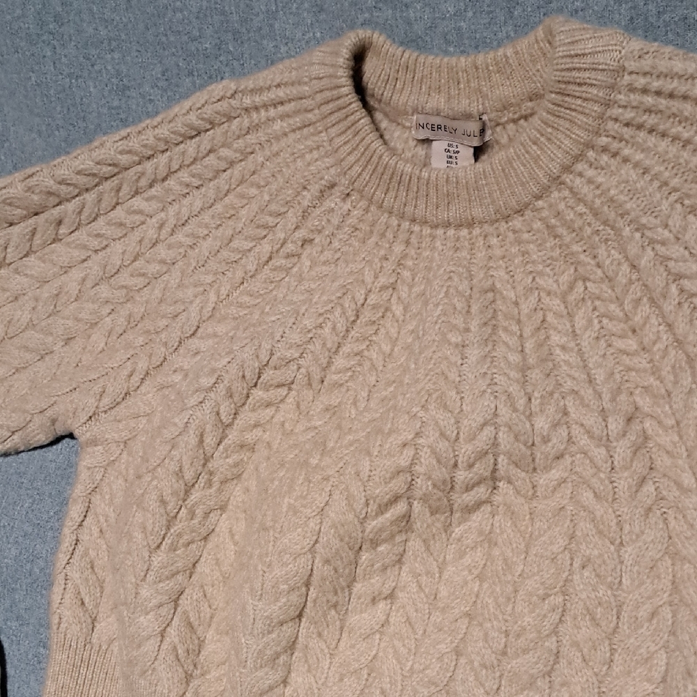 ✨ Sincerely Jules Cloud‑Soft Neutral Cable Knit - Picture 3 of 7